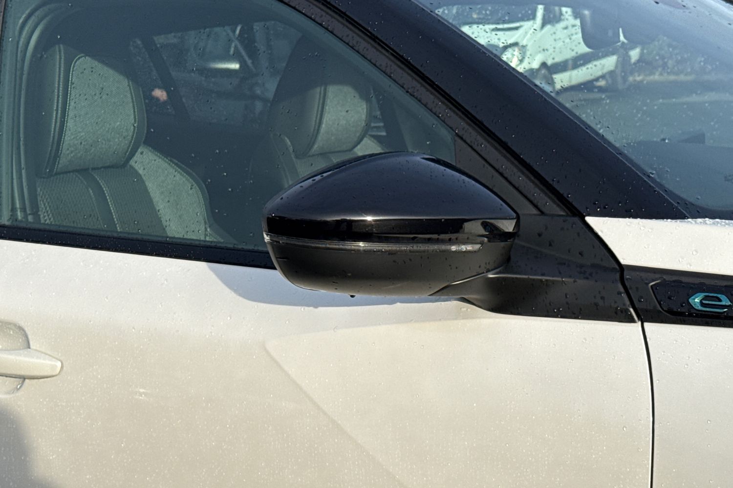 Used Peugeot E-2008 2022 for sale - 76923003: Photo 35