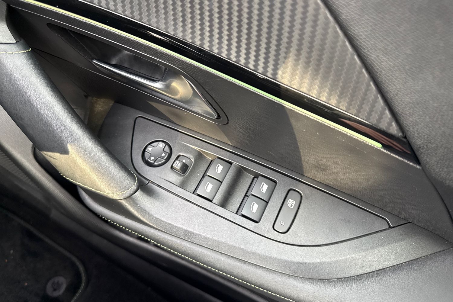 Used Peugeot E-2008 2022 for sale - 76923003: Photo 42