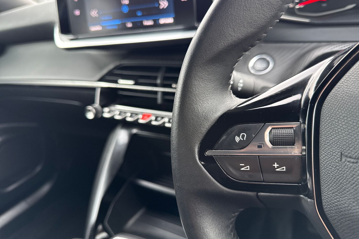 Used Peugeot 2008 2023 for sale - 77527547: Photo 37