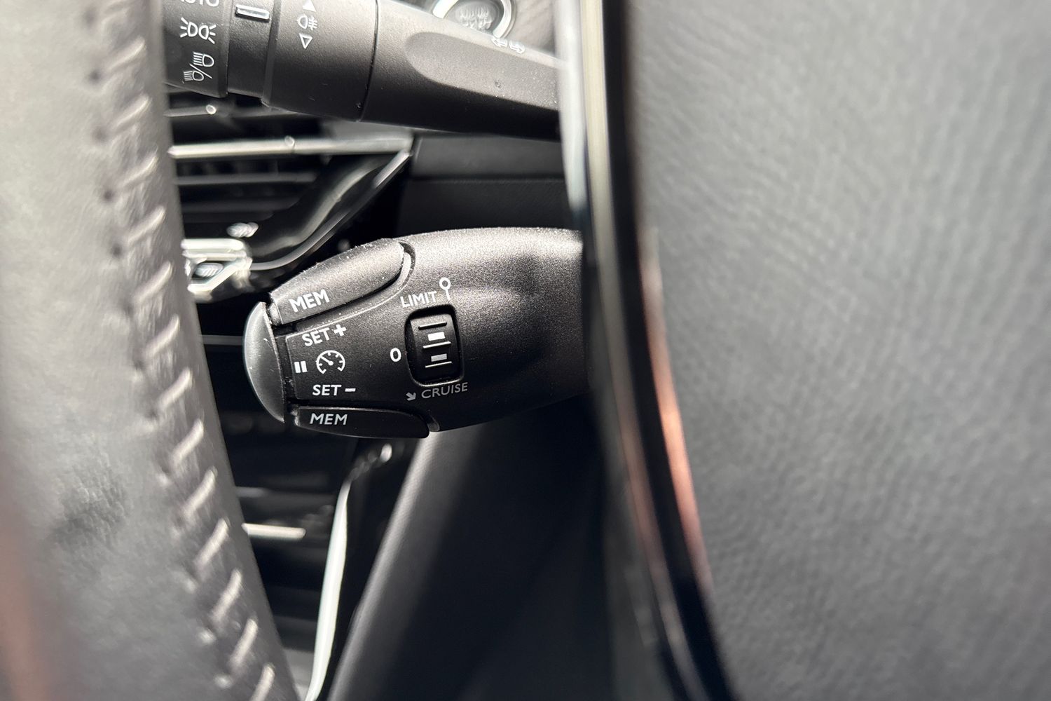 Used Peugeot 2008 2024 for sale - 76553536: Photo 40