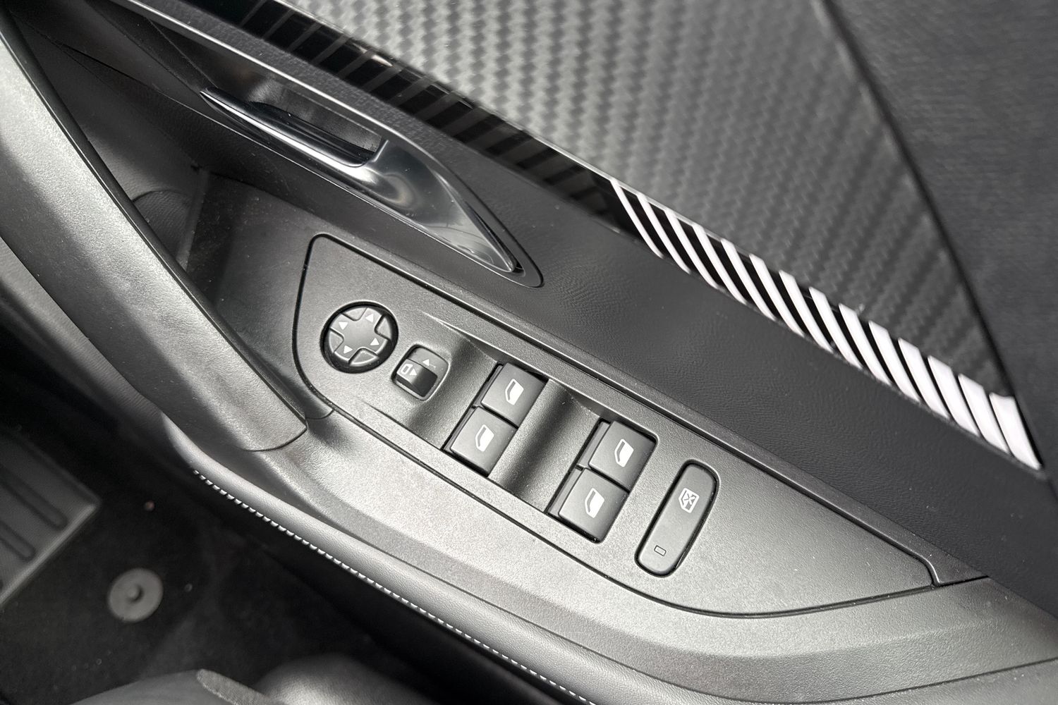 Used Peugeot 2008 2024 for sale - 76553536: Photo 41