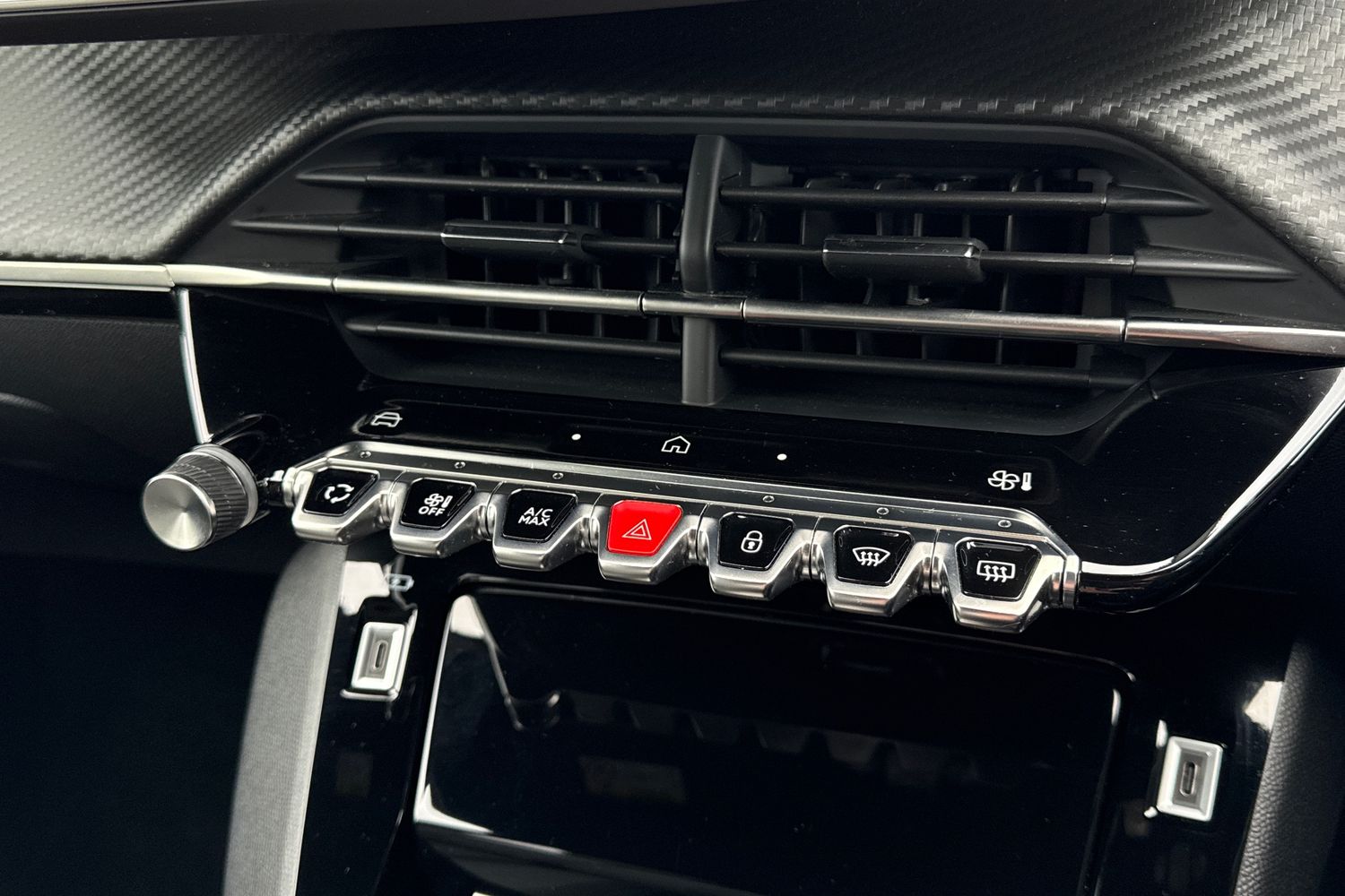 Used Peugeot 2008 2024 for sale - 76553536: Photo 56