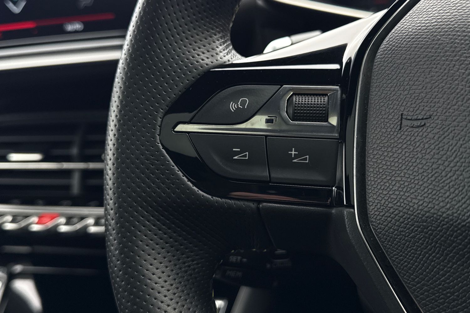 Used Peugeot 2008 2023 for sale - 78078985: Photo 35