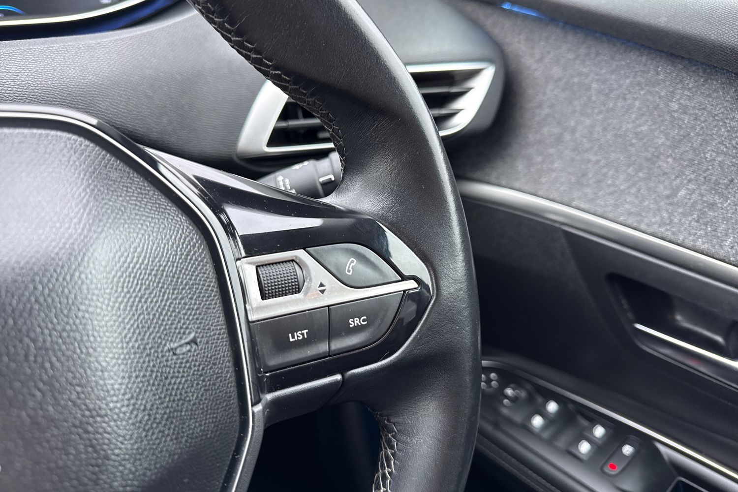 Used Peugeot 5008 2018 for sale - 77368601: Photo 40