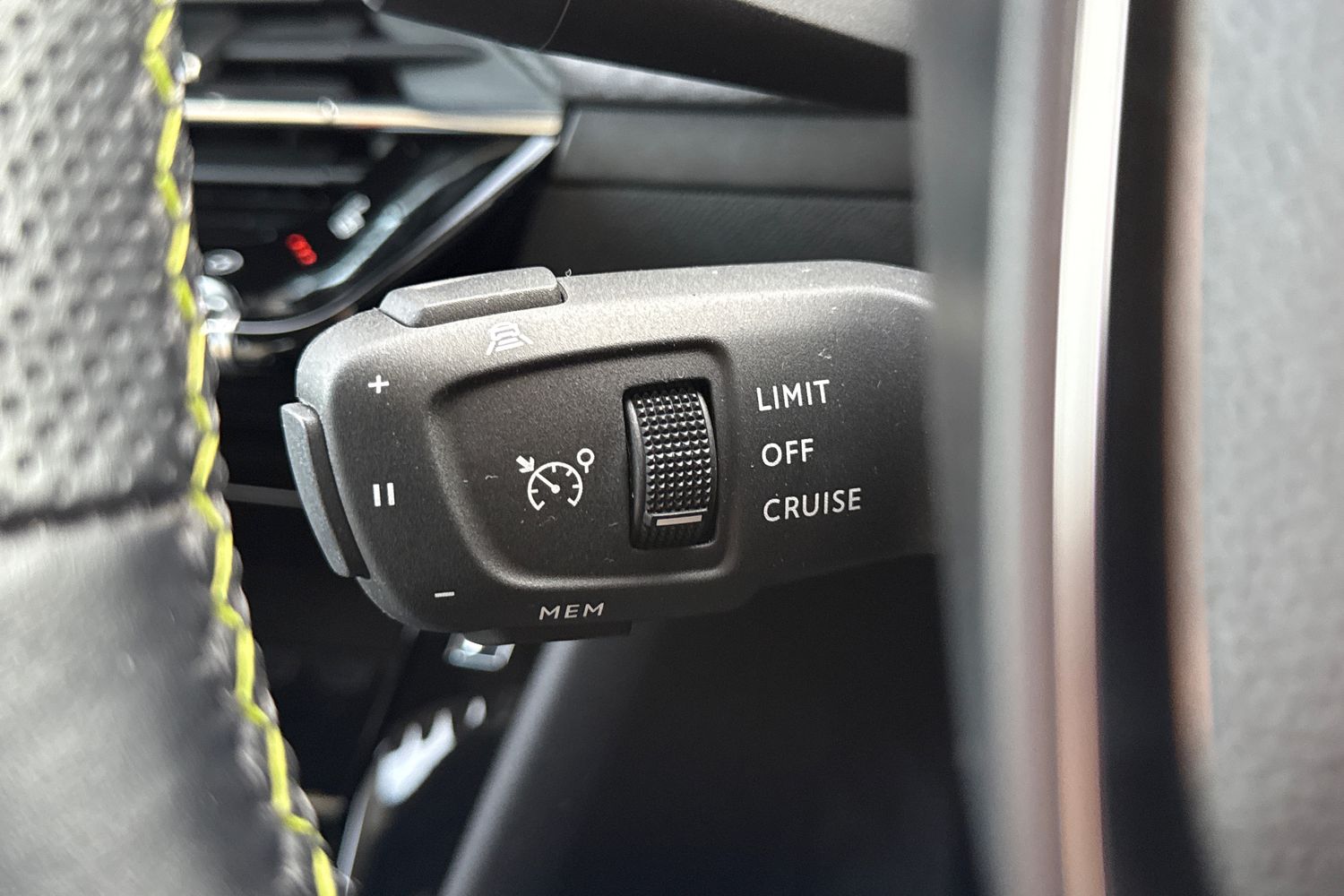 Used Peugeot E-208 2021 for sale - 76711882: Photo 41