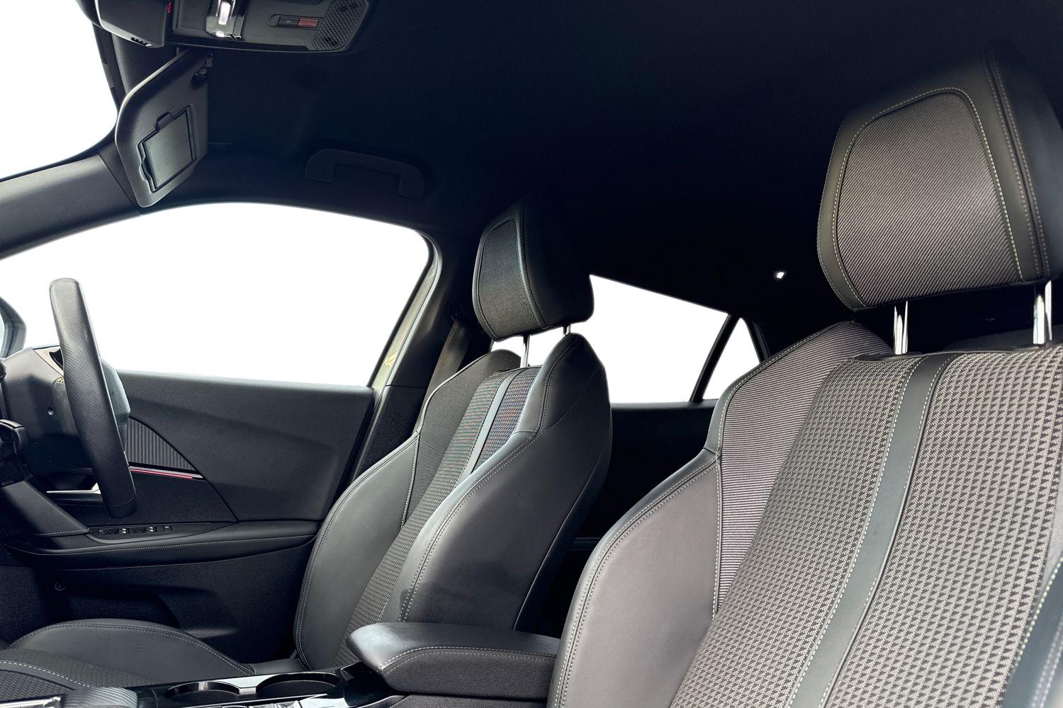 Used Peugeot E-2008 2022 for sale - 76902625: Photo 15