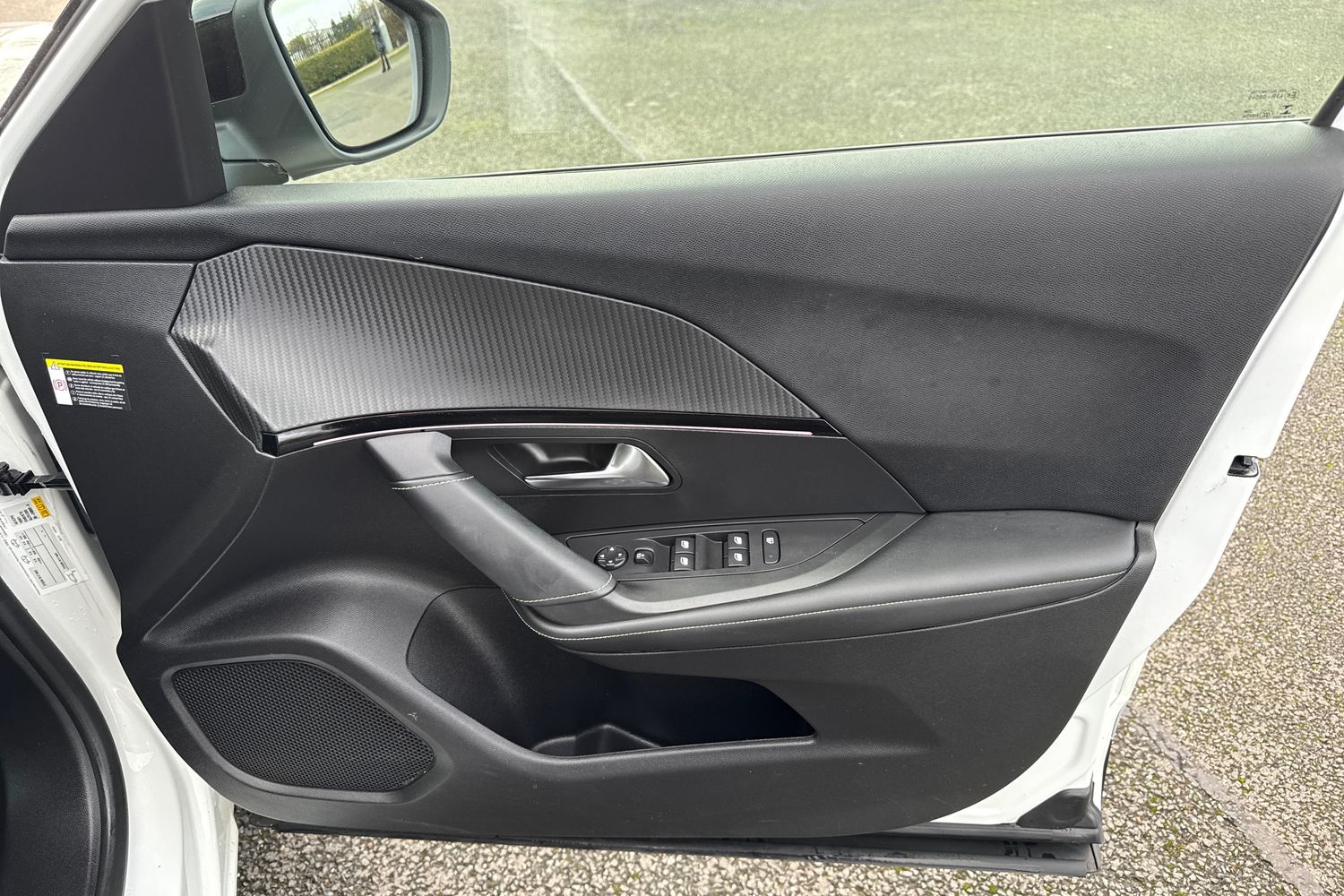 Used Peugeot E-2008 2022 for sale - 76902625: Photo 20