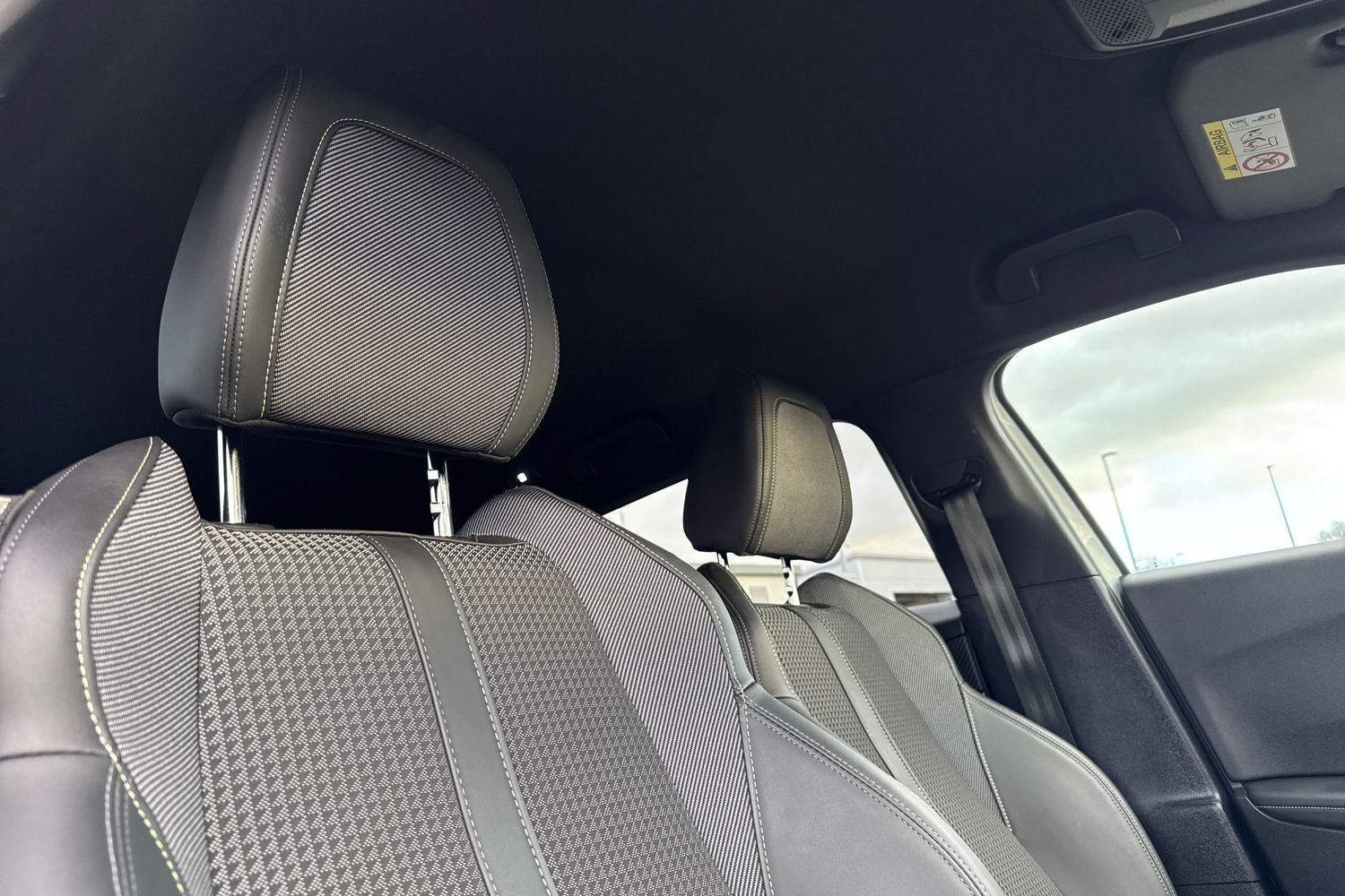 Used Peugeot E-2008 2022 for sale - 76902625: Photo 23