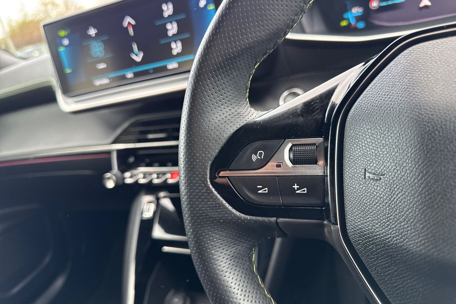 Used Peugeot E-2008 2022 for sale - 76902625: Photo 40