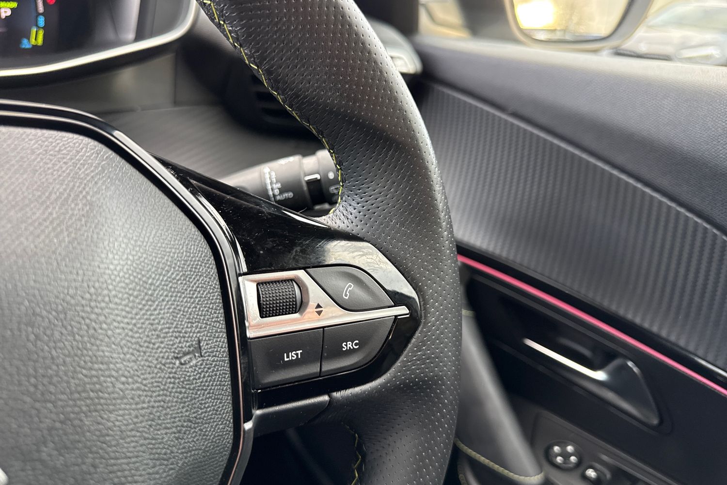 Used Peugeot E-2008 2022 for sale - 76902625: Photo 41