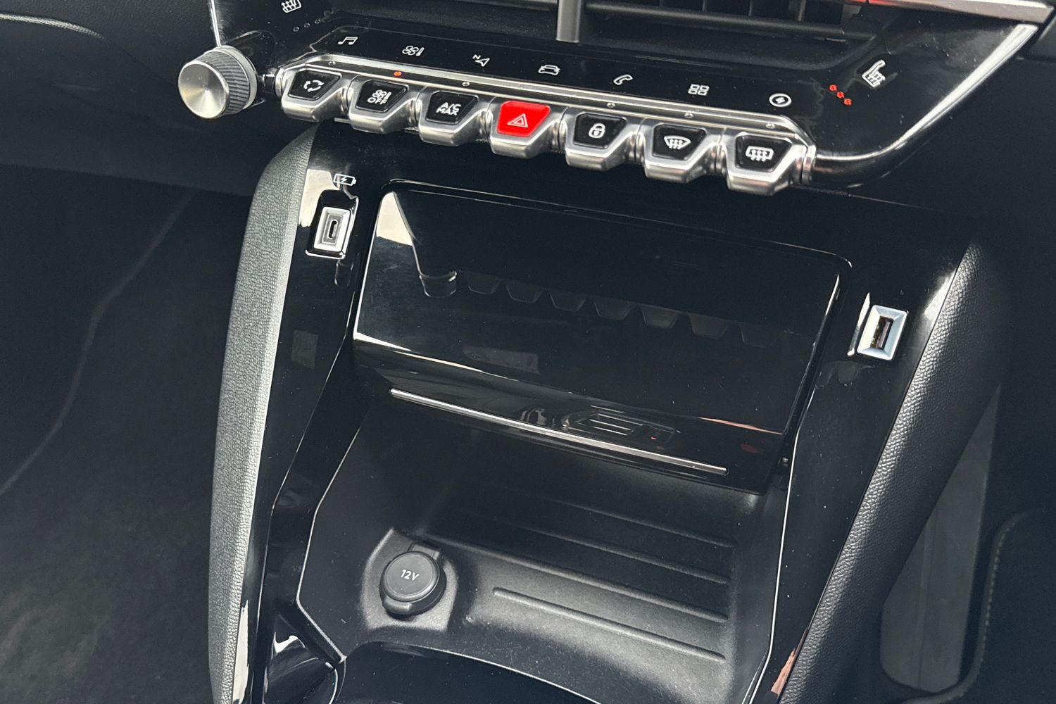 Used Peugeot E-2008 2022 for sale - 76902625: Photo 59