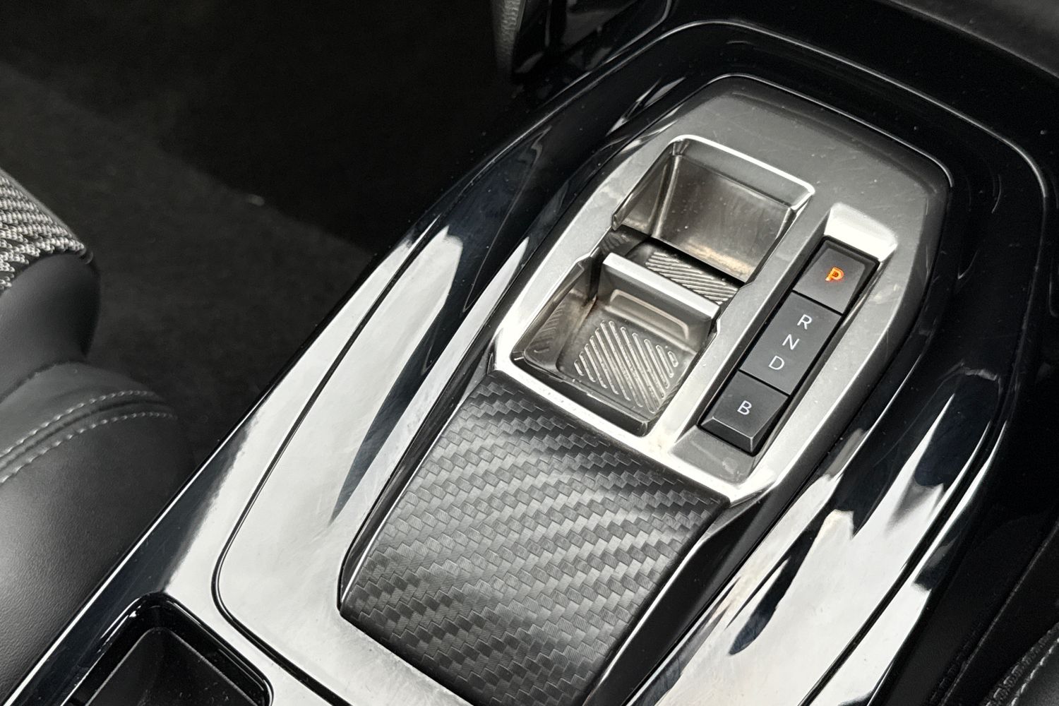 Used Peugeot E-2008 2022 for sale - 76902625: Photo 60