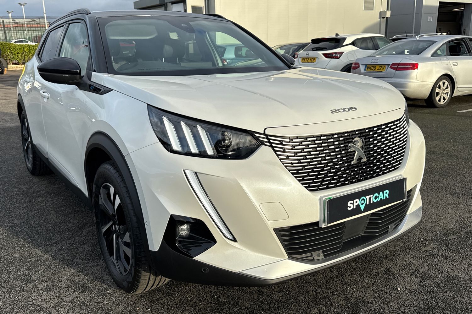 Used Peugeot E-2008 2022 for sale - 76902625: Photo 8