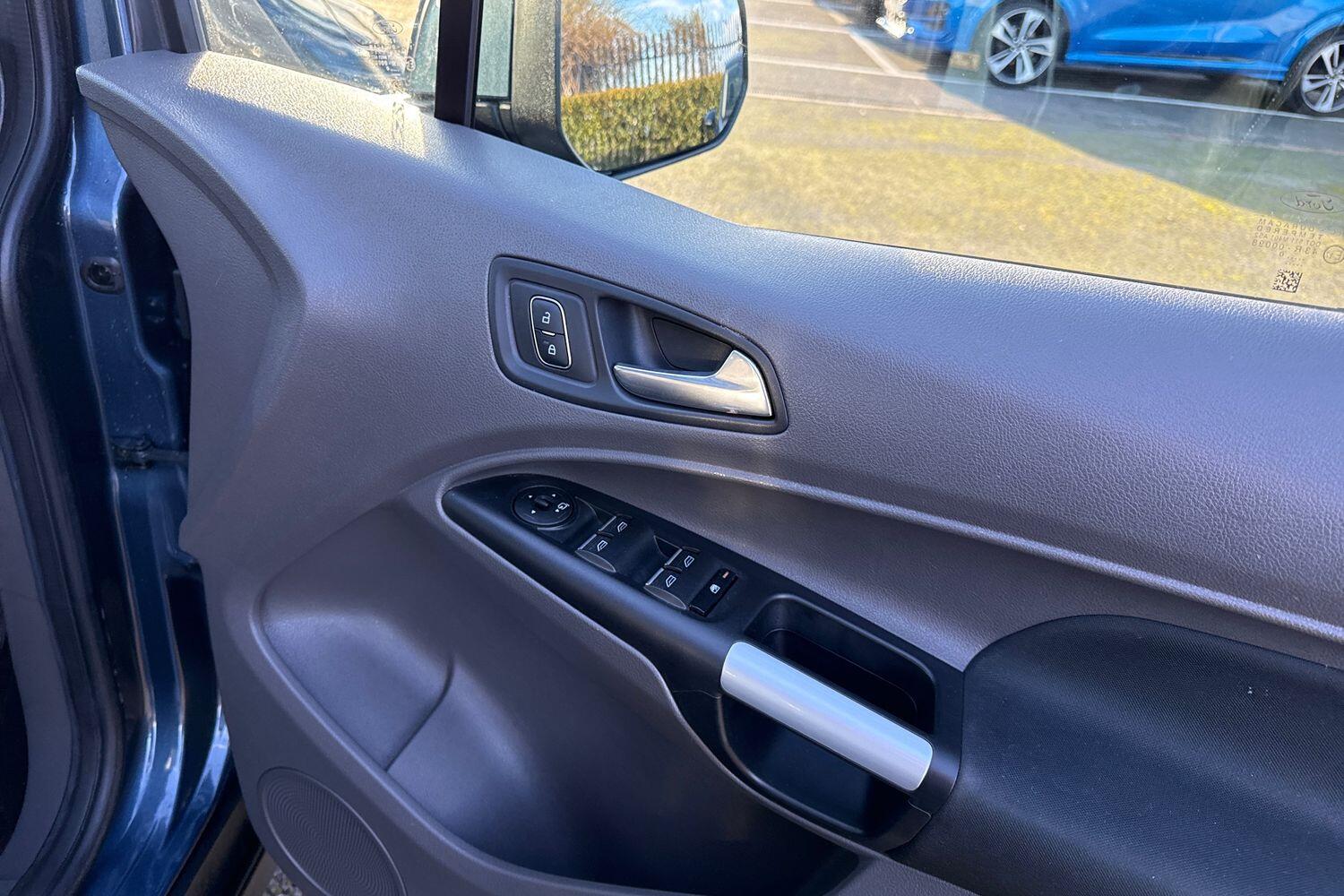 Used Ford Grand Tourneo Connect 2020 for sale - 77368478: Photo 17