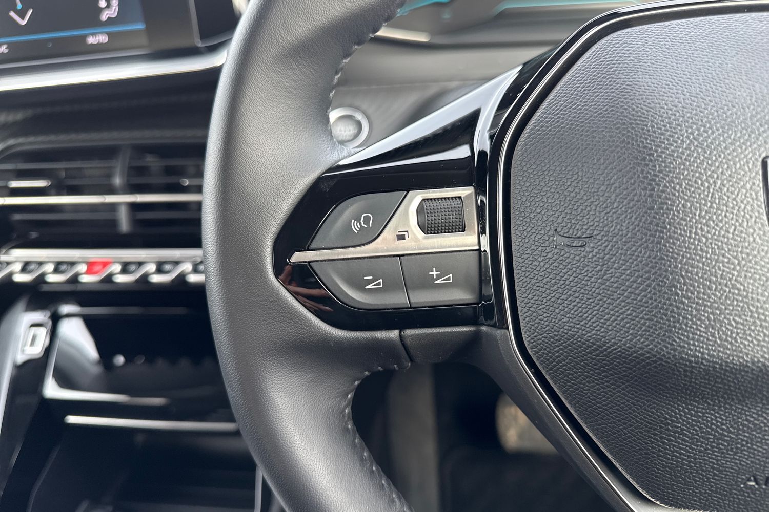 Used Peugeot 208 2024 for sale - 77973437: Photo 40