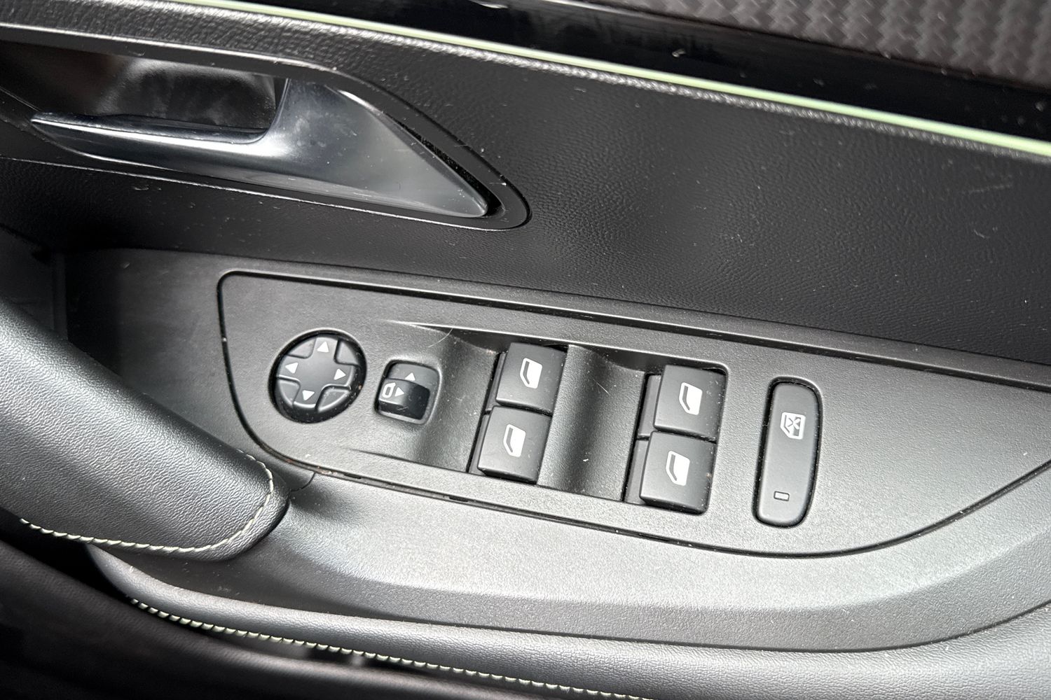 Used Peugeot 2008 2021 for sale - 77973296: Photo 44