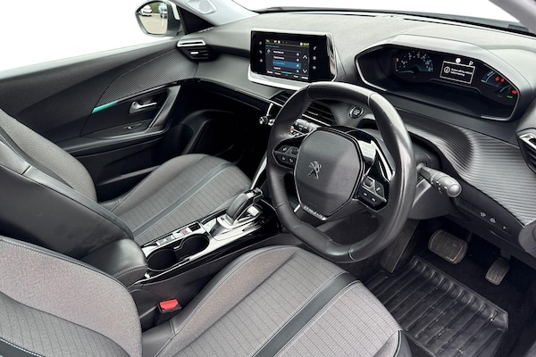 Used Peugeot E-2008 2021 for sale - 76300378: Photo 13