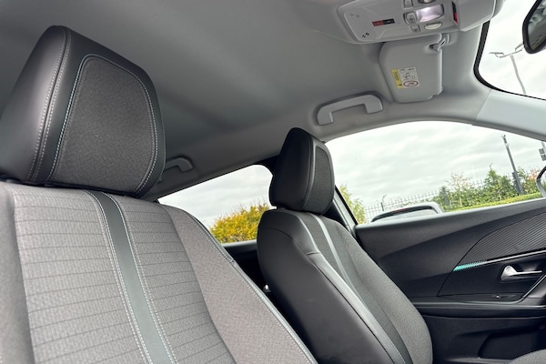 Used Peugeot E-2008 2021 for sale - 76300378: Photo 23