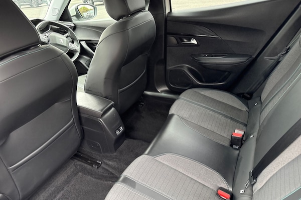 Used Peugeot E-2008 2021 for sale - 76300378: Photo 37