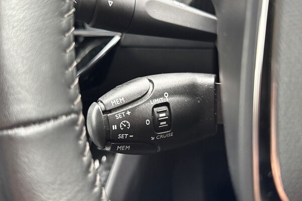 Used Peugeot E-2008 2021 for sale - 76300378: Photo 42