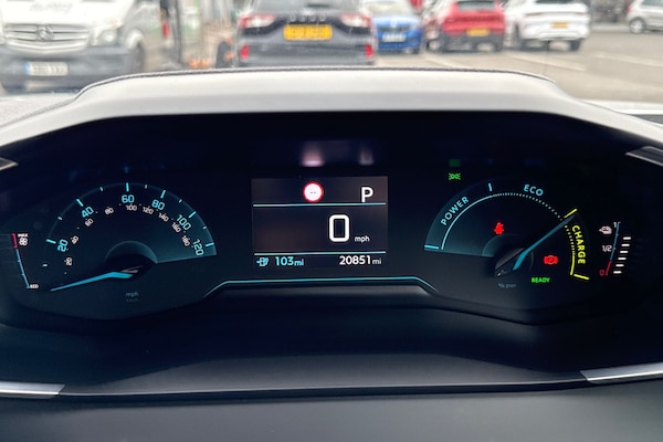 Used Peugeot E-2008 2021 for sale - 76300378: Photo 44