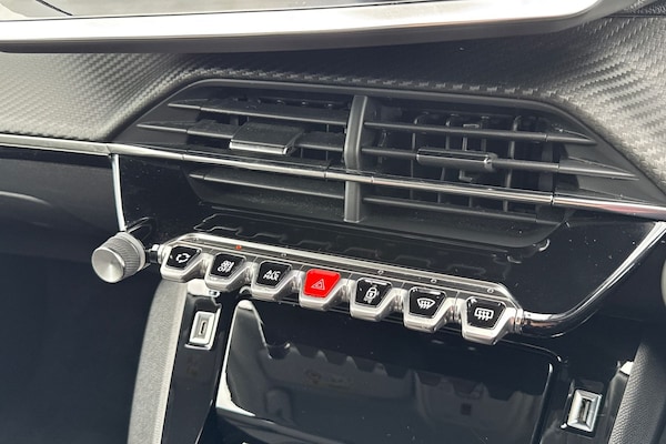 Used Peugeot E-2008 2021 for sale - 76300378: Photo 55