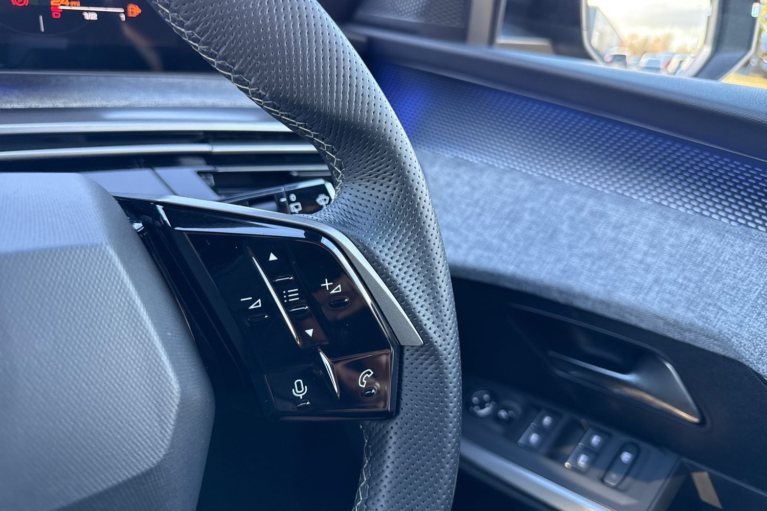 Used Peugeot 5008 2025 for sale - 77011449: Photo 39