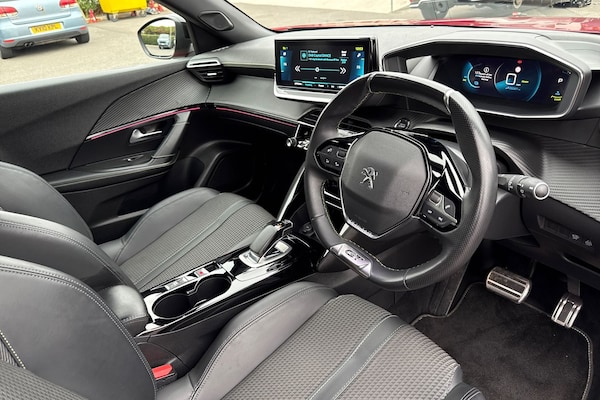 Used Peugeot E-2008 2021 for sale - 76274679: Photo 13