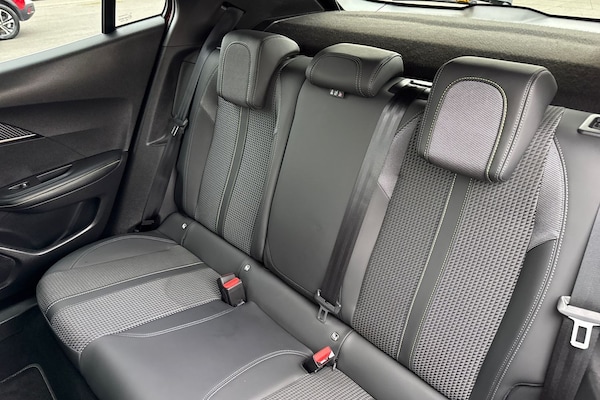 Used Peugeot E-2008 2021 for sale - 76274679: Photo 18