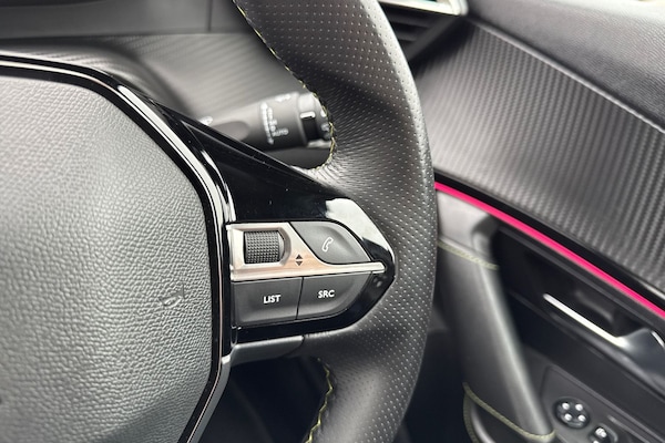 Used Peugeot E-2008 2021 for sale - 76274679: Photo 41
