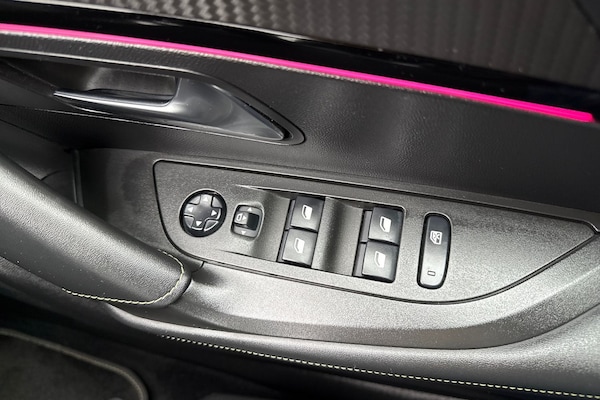 Used Peugeot E-2008 2021 for sale - 76274679: Photo 43
