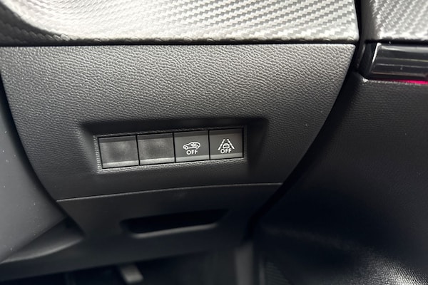 Used Peugeot E-2008 2021 for sale - 76274679: Photo 44