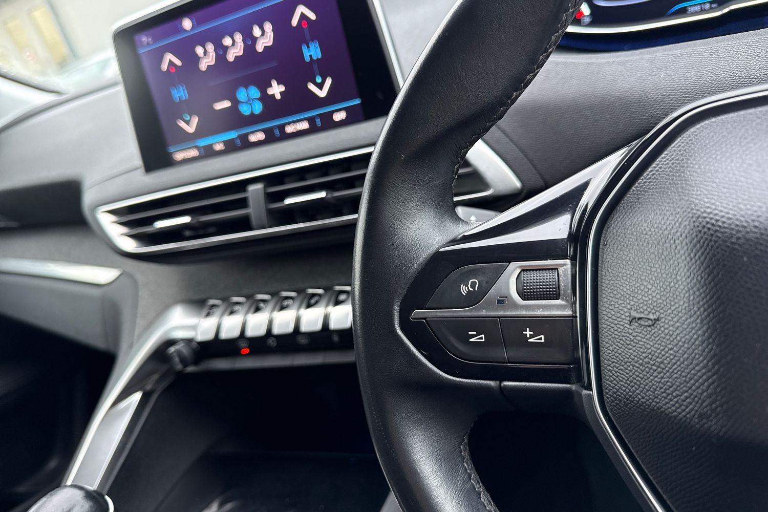 Used Peugeot 5008 2018 for sale - 77275385: Photo 38