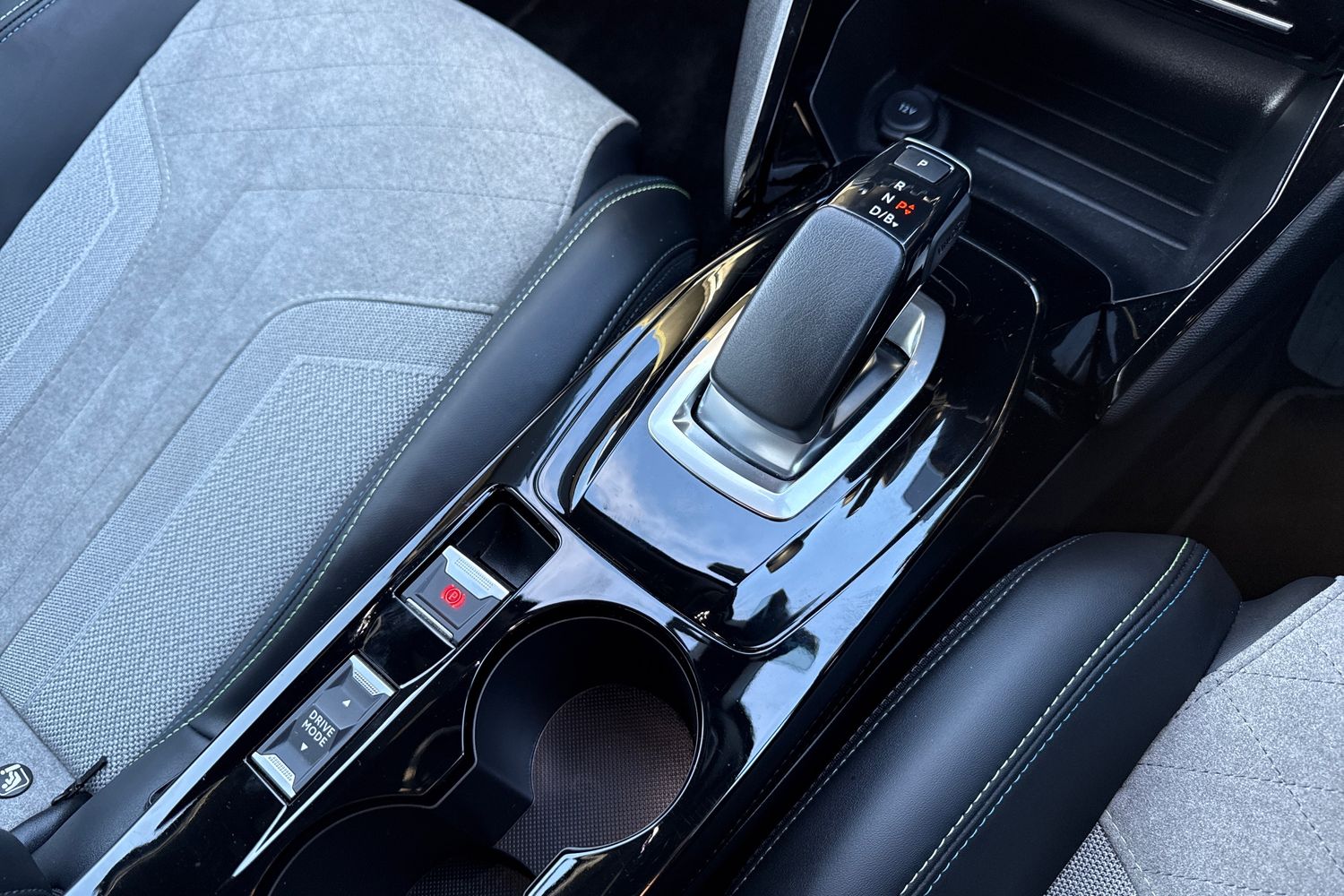 Used Peugeot E-2008 2021 for sale - 76697648: Photo 23