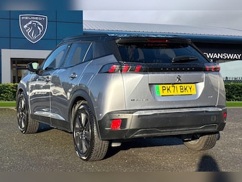 Used Peugeot E-2008 2021 for sale - 76697648: Photo