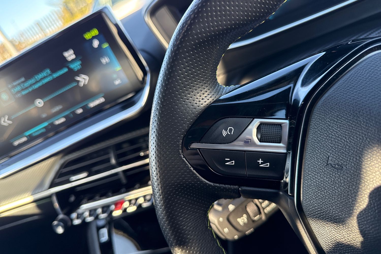 Used Peugeot E-2008 2021 for sale - 76697648: Photo 38