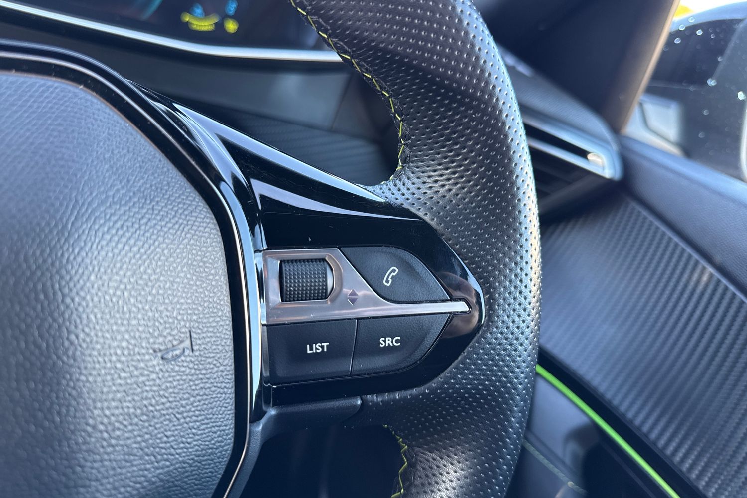 Used Peugeot E-2008 2021 for sale - 76697648: Photo 39