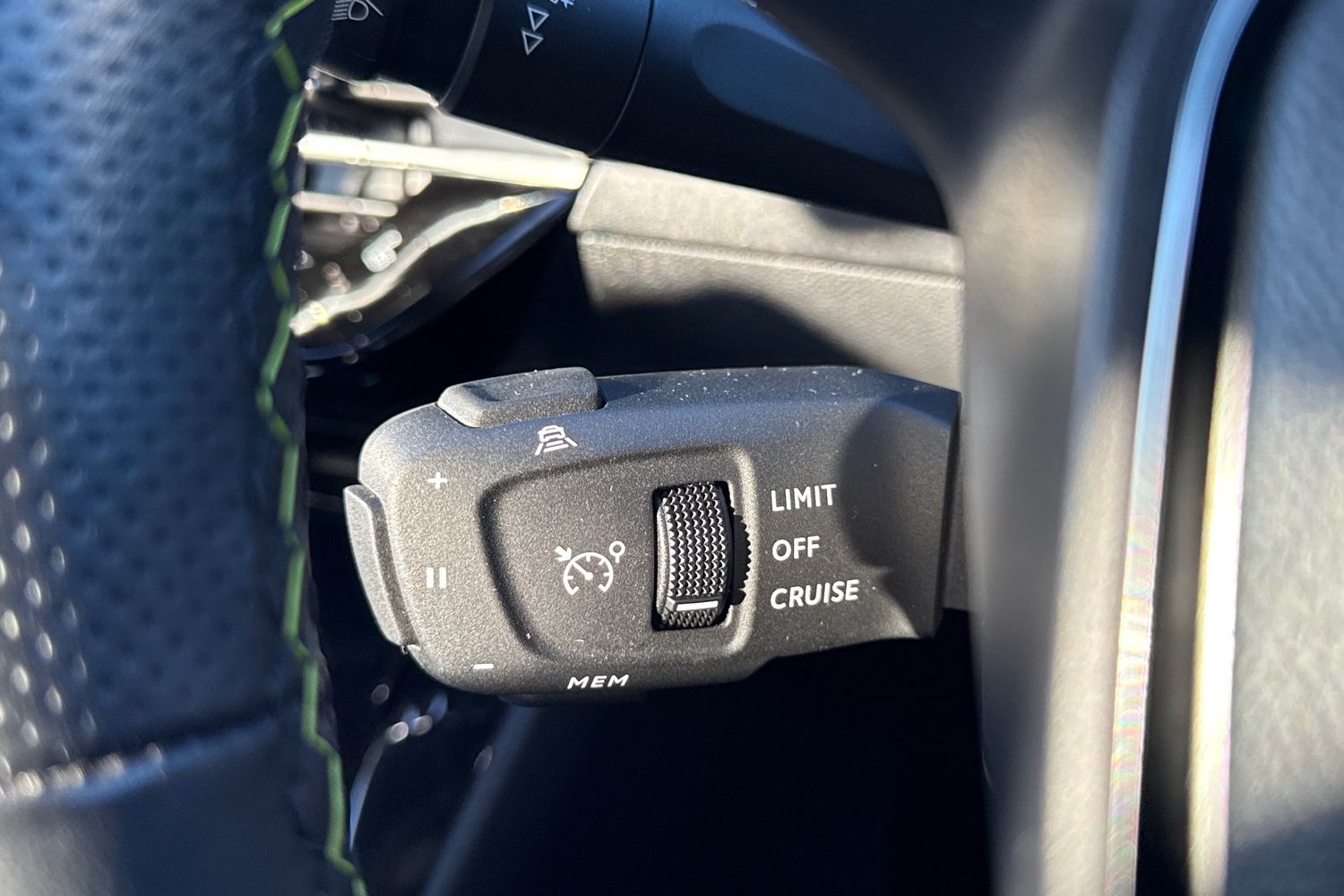 Used Peugeot E-2008 2021 for sale - 76697648: Photo 40