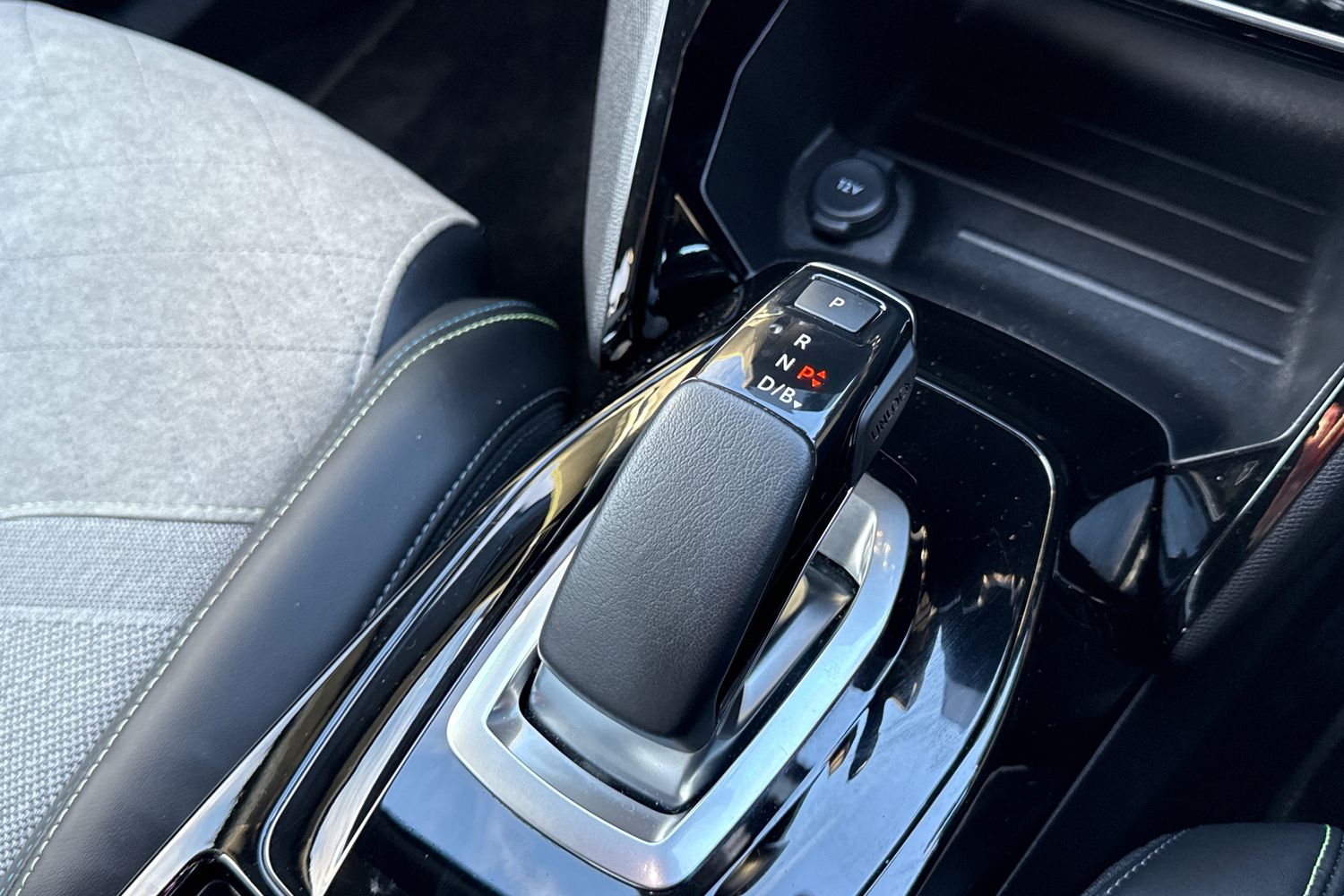 Used Peugeot E-2008 2021 for sale - 76697648: Photo 60