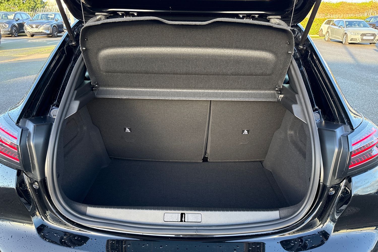 Used Peugeot E-208 2025 for sale - 76902574: Photo 10