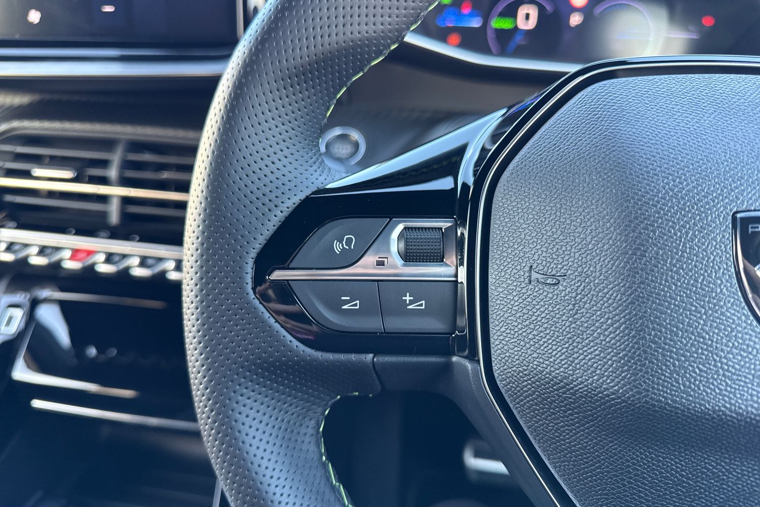 Used Peugeot E-208 2025 for sale - 76902574: Photo 40