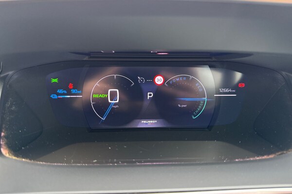 Used Peugeot E-208 2024 for sale - 76232563: Photo 43