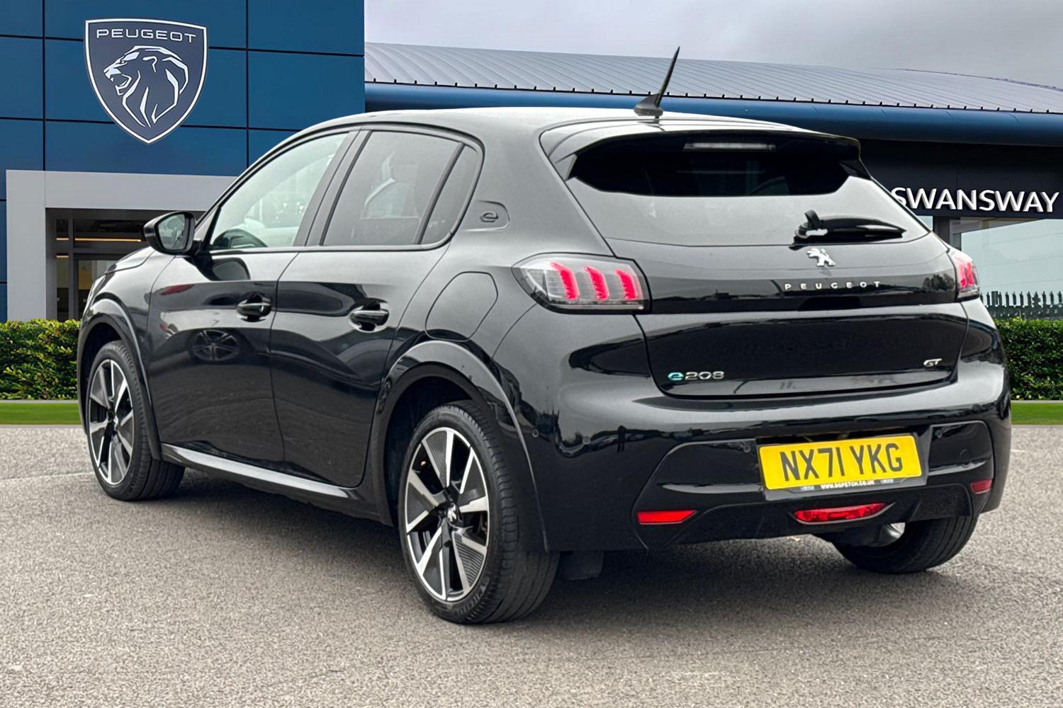 Used Peugeot 208 2021 for sale - 76368727: Photo 2