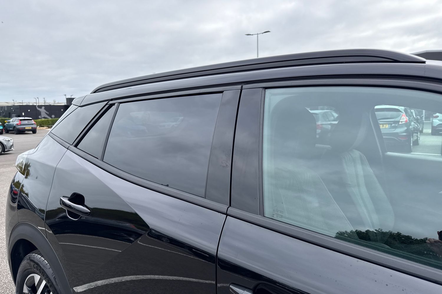 Used Peugeot E-2008 2025 for sale - 76250611: Photo 34