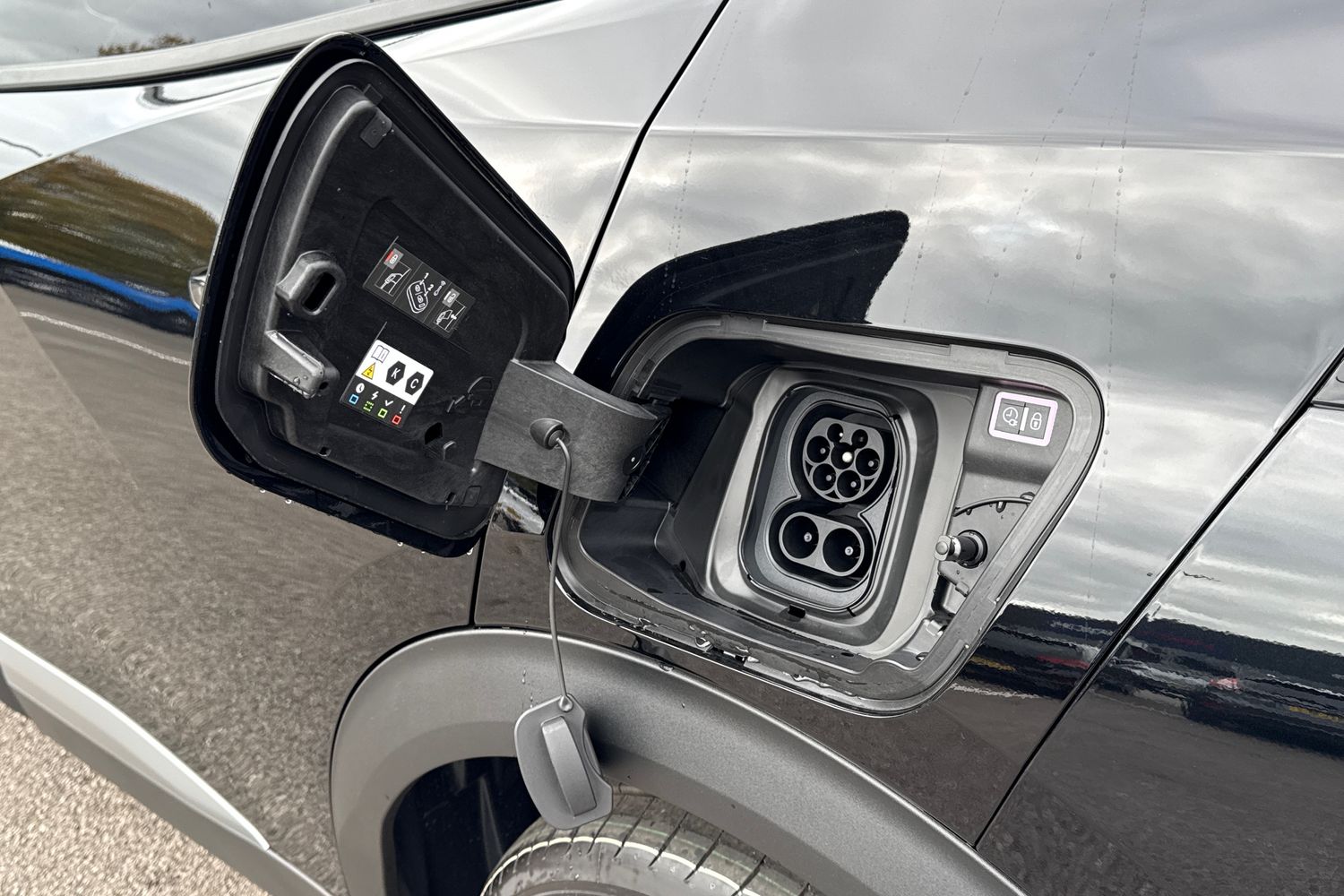 Used Peugeot E-2008 2025 for sale - 76250611: Photo 37