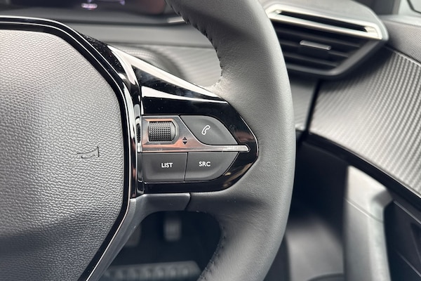 Used Peugeot E-2008 2025 for sale - 76250611: Photo 40