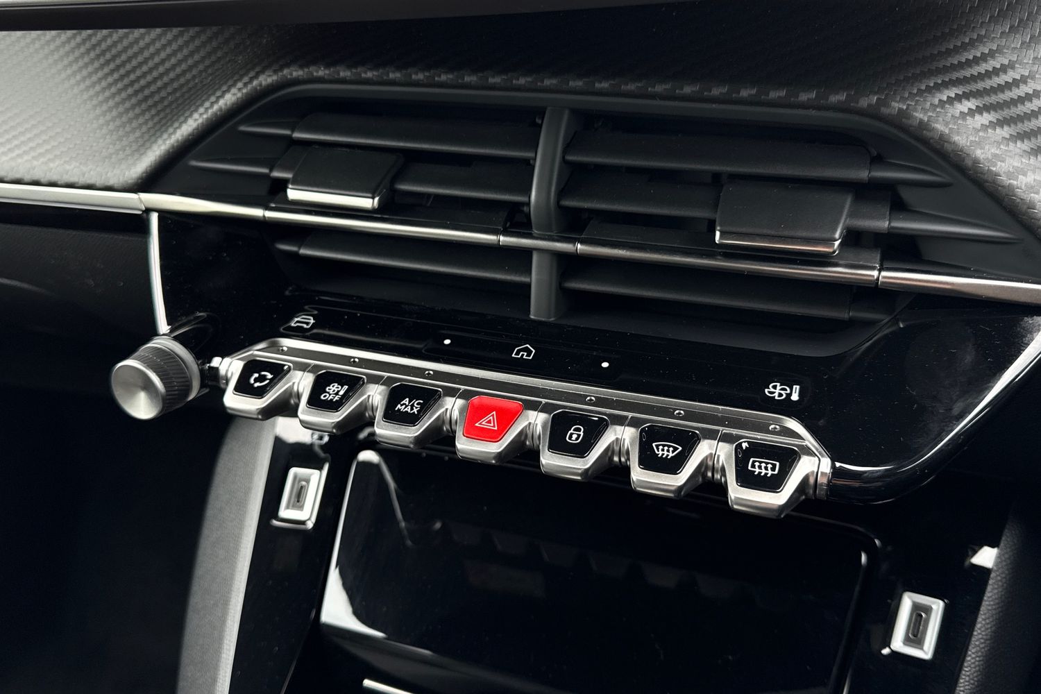 Used Peugeot E-2008 2025 for sale - 76250611: Photo 55