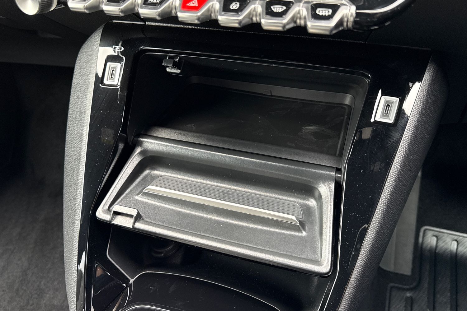 Used Peugeot E-2008 2025 for sale - 76250611: Photo 57