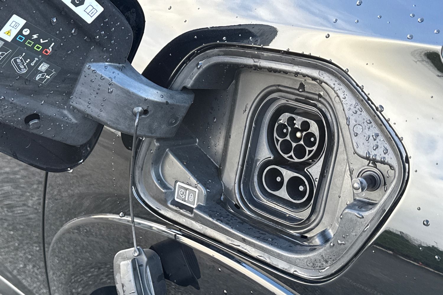 Used Peugeot E-208 2021 for sale - 76629786: Photo 35