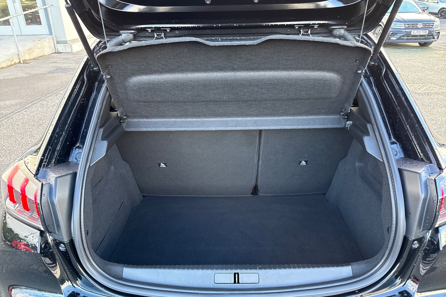 Used Peugeot E-208 2021 for sale - 76629786: Photo 7